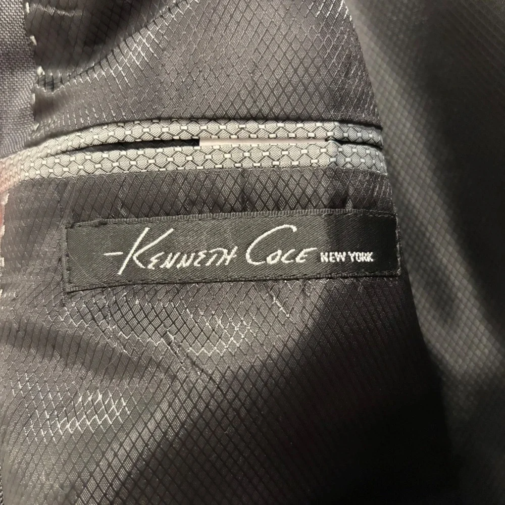 Kenneth Cole Charcoal Gray Two Button Blazer Sport Coat Jacket Triple Pocket 40R